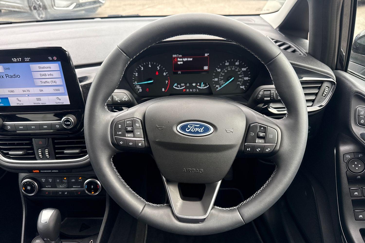 Ford FIESTA Photo 11