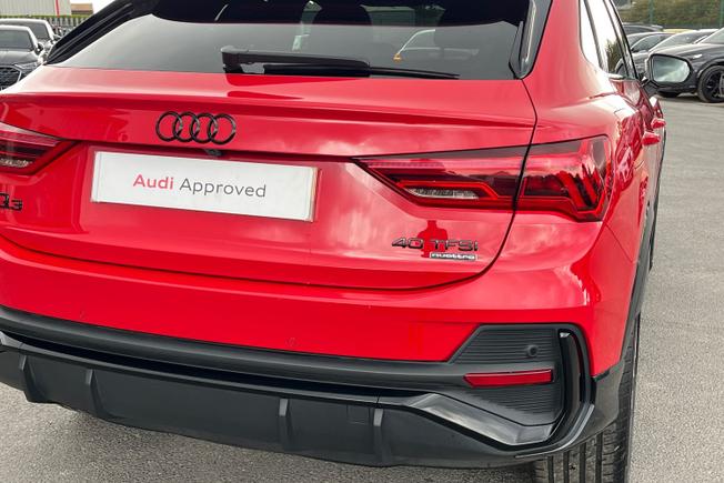 AUDI Q3 Photo 18