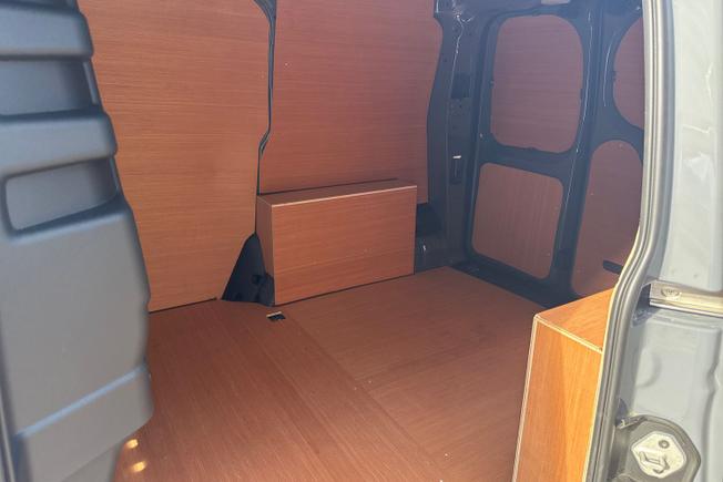 VOLKSWAGEN Caddy Photo 9