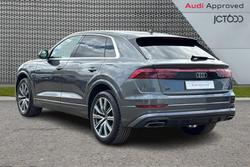 AUDI Q8 Photo 3