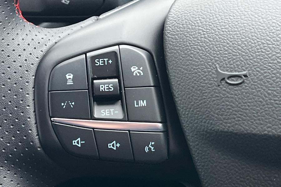 Ford KUGA Photo autoimg-c50bc43a60e8a60350f665955753a4b94157296b.jpg