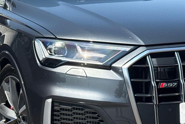 AUDI Sq7 Photo 19