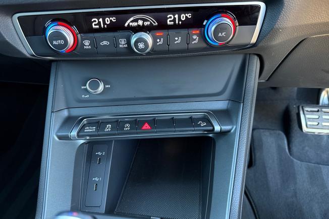 AUDI Q3 Photo 36