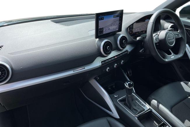 AUDI Q2 Photo 2