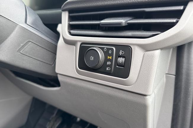 VOLKSWAGEN Transporter Photo 36