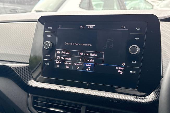 VOLKSWAGEN T-Cross Photo 28