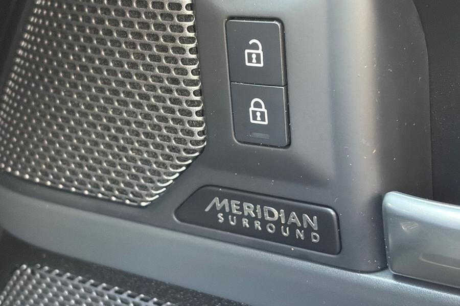 Land Rover Defender 90 Photo autoimg-c51ccf584c72c8130204dbe7c57cd24adfd4b53b.jpg