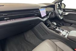 VOLKSWAGEN Touareg Photo 2