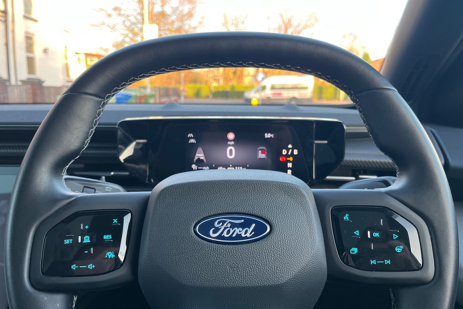 Ford Explorer Photo 11