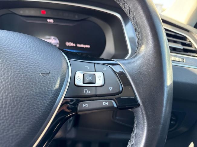 VOLKSWAGEN Tiguan Photo 17