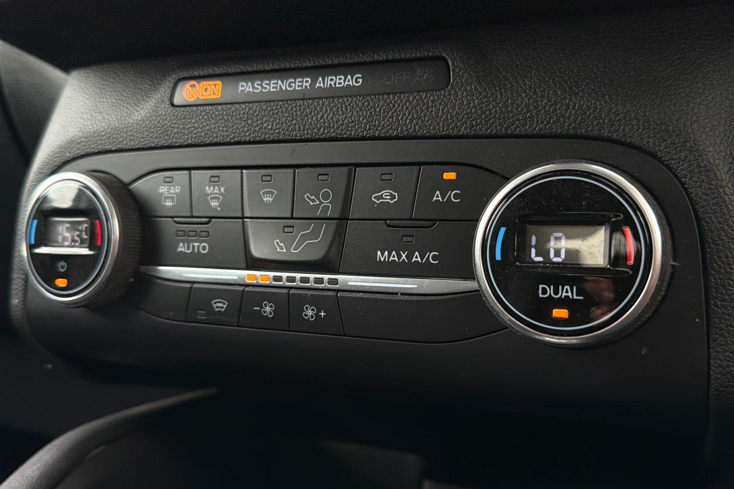 Ford KUGA Photo 35