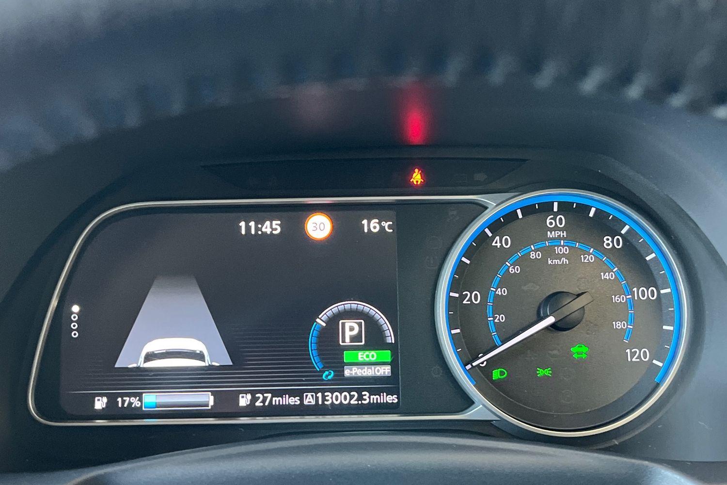 Nissan LEAF Photo 12