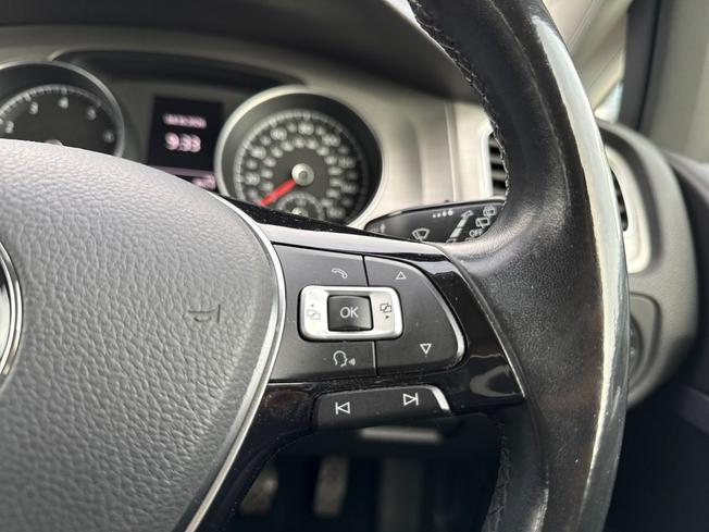 VOLKSWAGEN Golf Photo 17