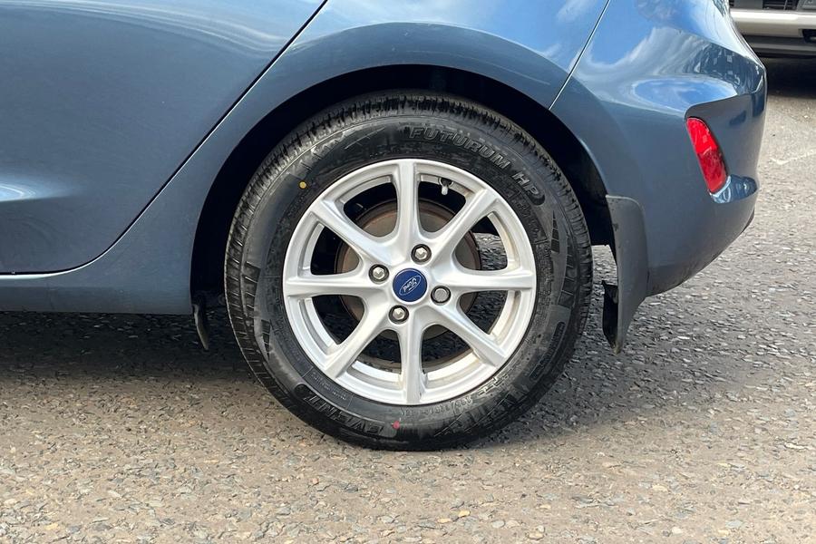 Ford FIESTA Photo autoimg-c528b730b23a9867e5d36c8f1034d8efc0f270a7.jpg