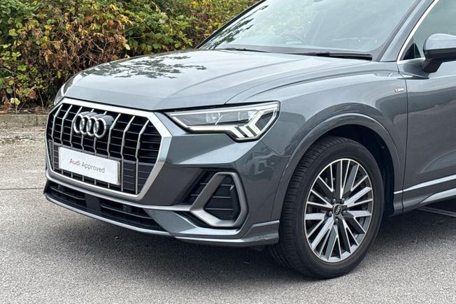 AUDI Q3 Photo 22
