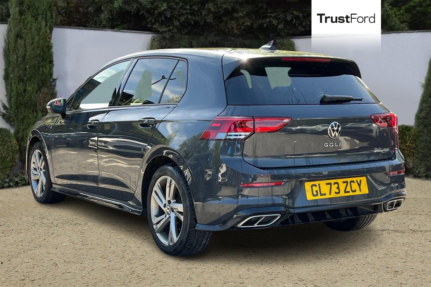Volkswagen Golf Photo 1