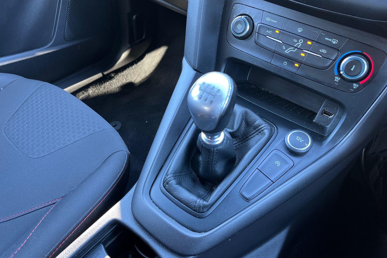 Ford Focus Photo 29