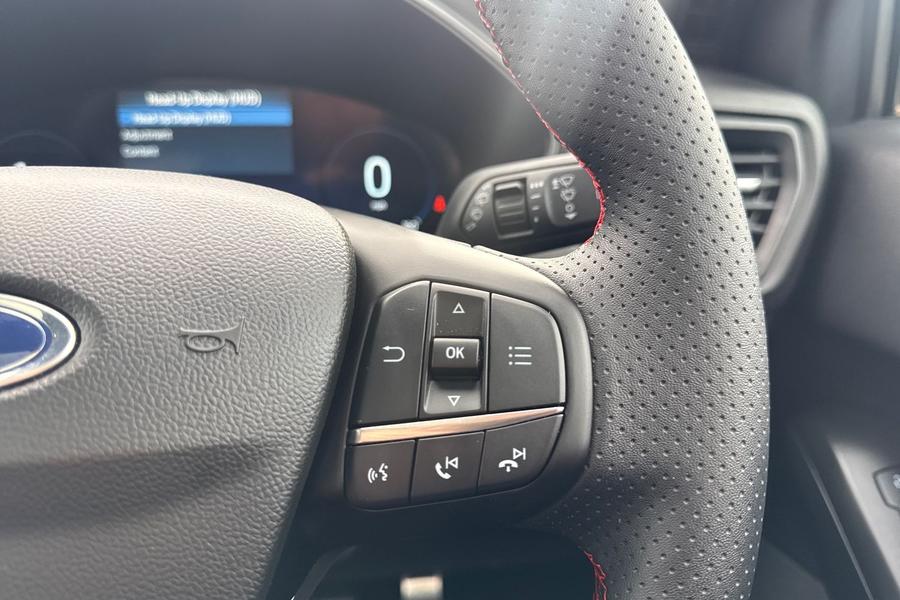 FORD FOCUS Photo autoimg-c52e9feeb24e612306e9daf4124c68ffe4873190.jpg