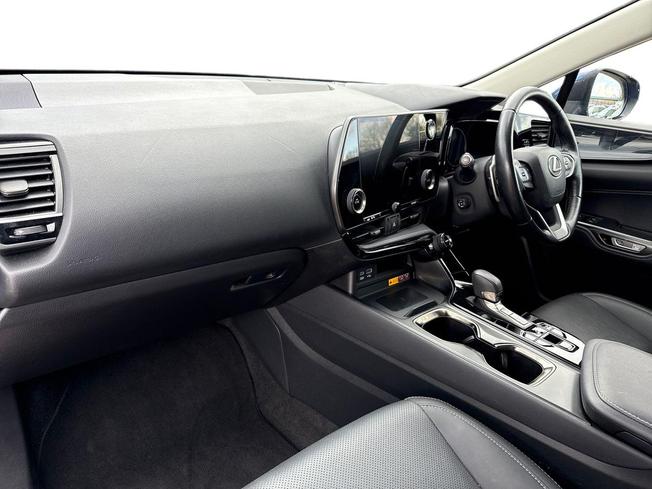 LEXUS Nx Photo 2