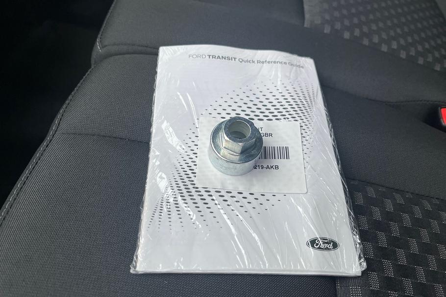 Used FORD TRANSIT WR75JCZ 29