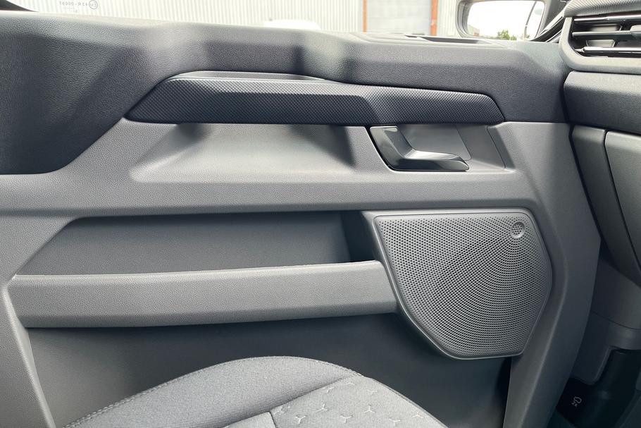 Used Ford TRANSIT CUSTOM KMZ4245 26