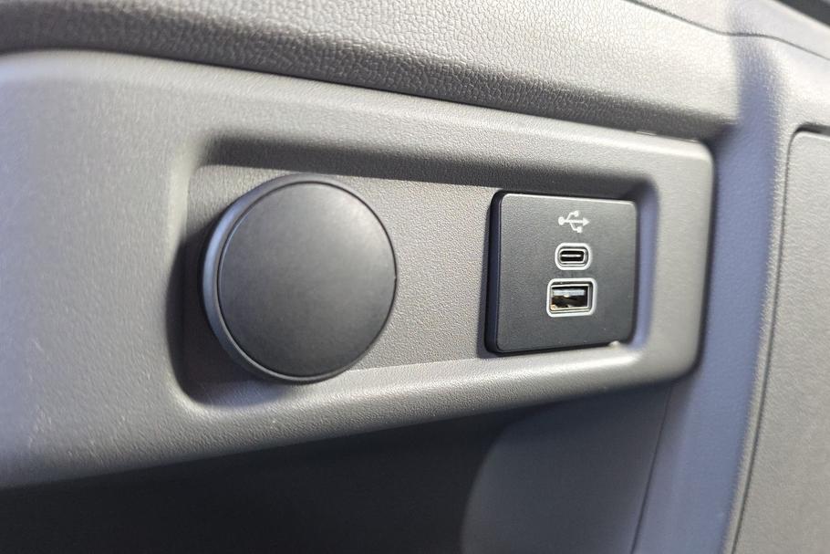 Used Ford E-TRANSIT CUSTOM AF75WWB 17