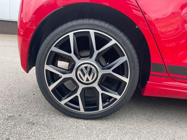 VOLKSWAGEN up! Photo 5