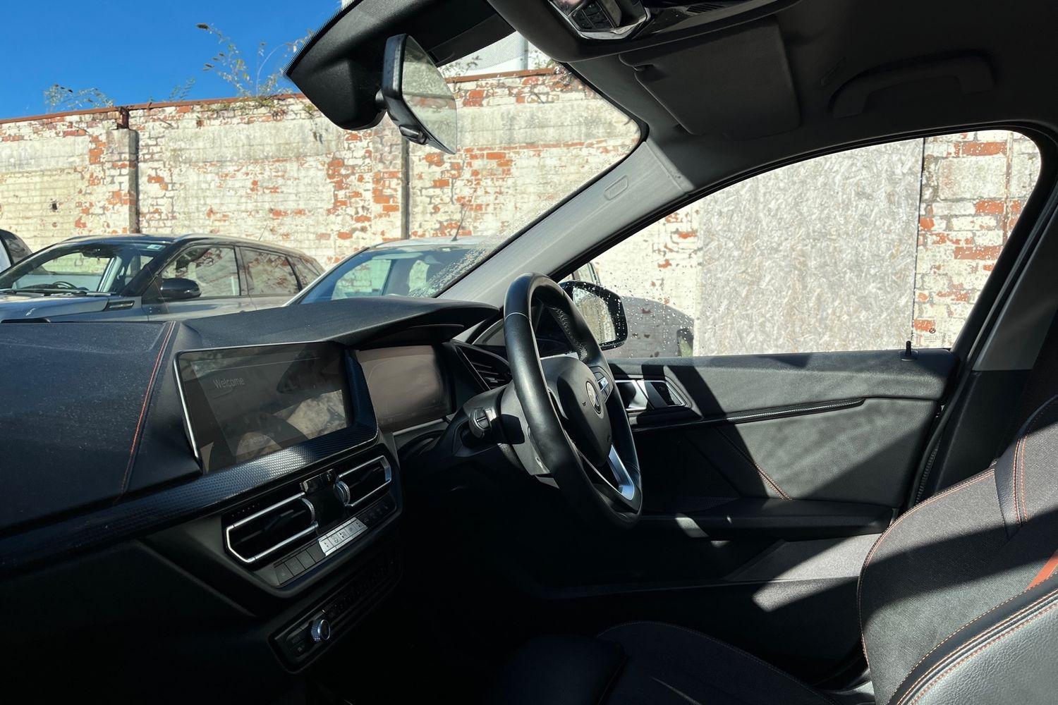 BMW 1 SERIES Photo 17