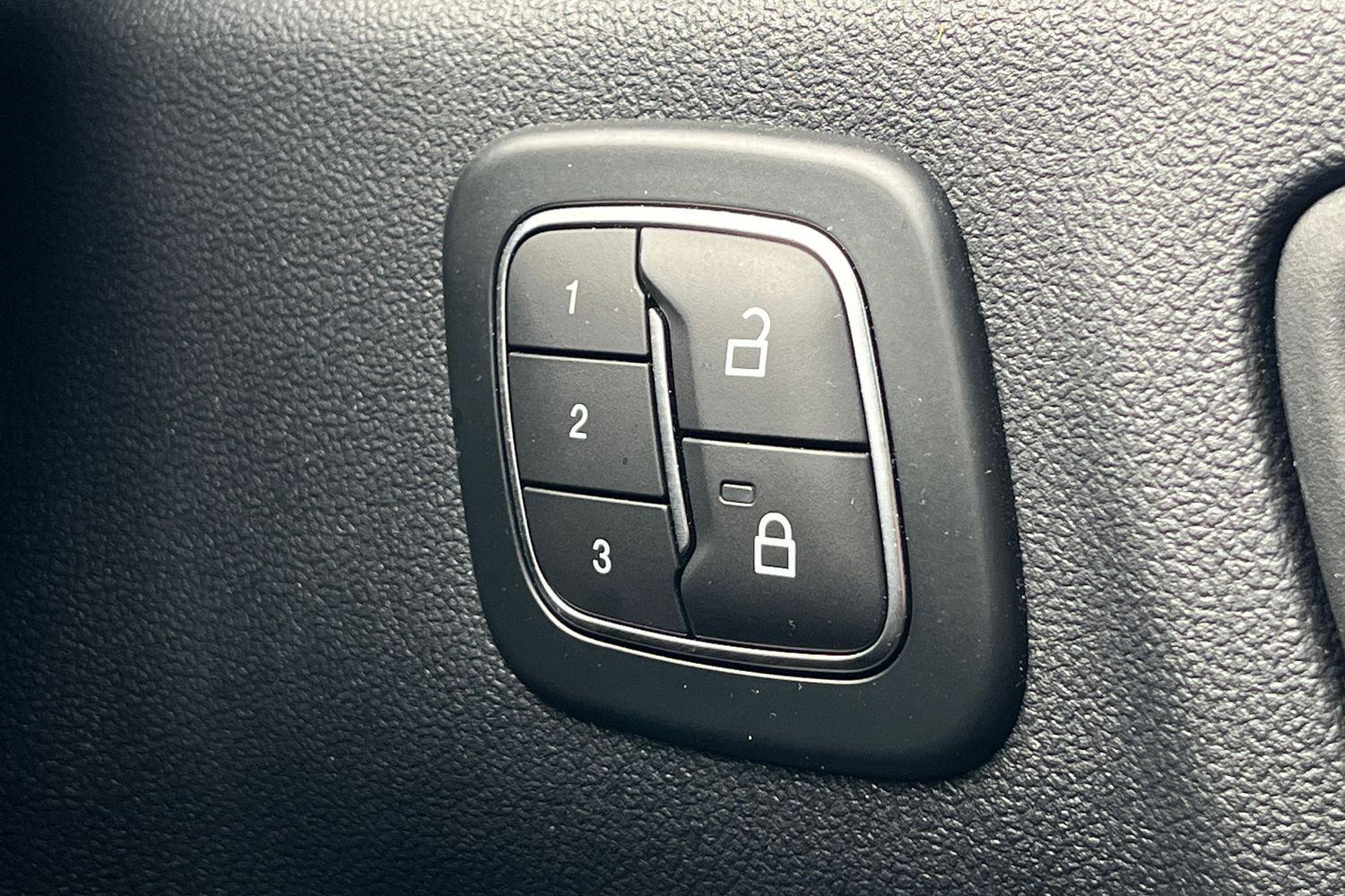 Ford KUGA Photo 37