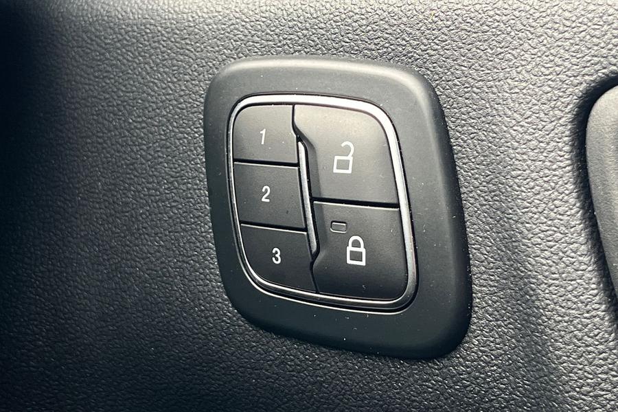 Ford KUGA Photo autoimg-c54cd9726b67882ce3ec34055f919363f2847288.jpg