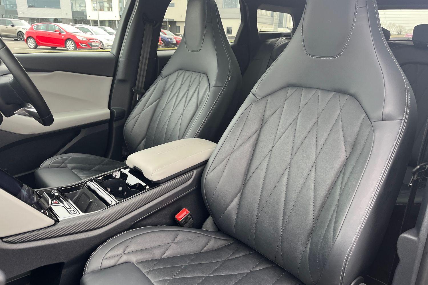 Ford Explorer Photo 18