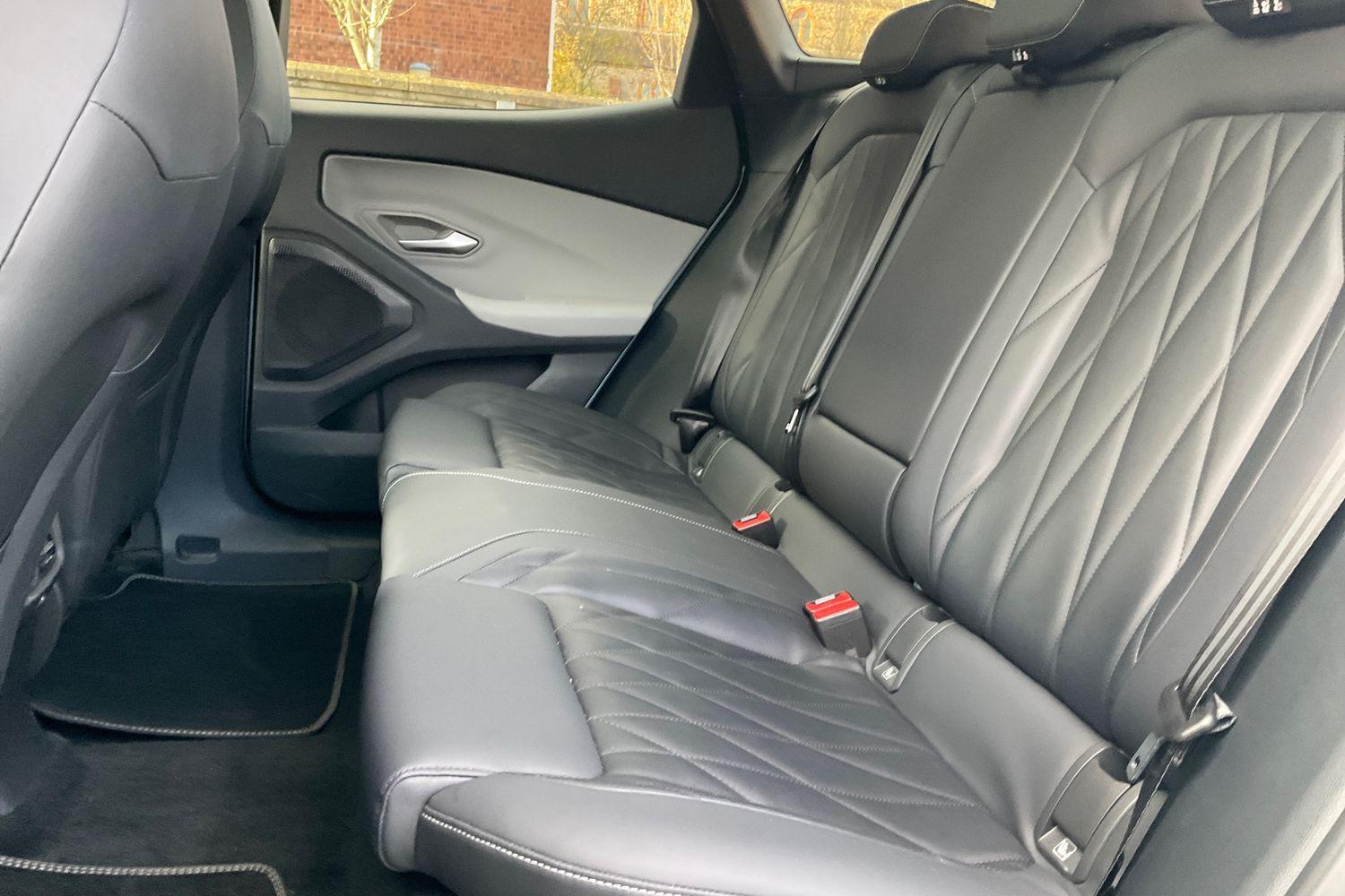 Ford Explorer Photo 19