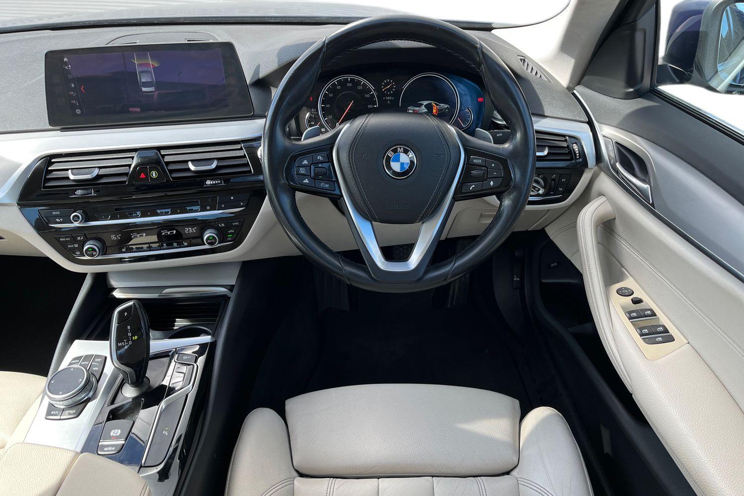 BMW 5 SERIES Photo 10