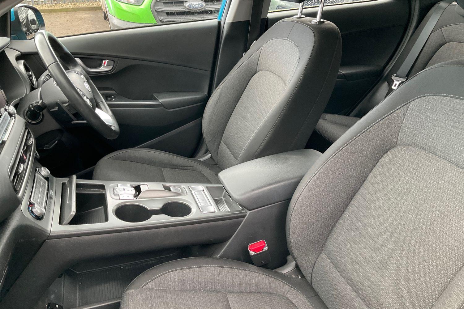 Hyundai KONA Photo 18