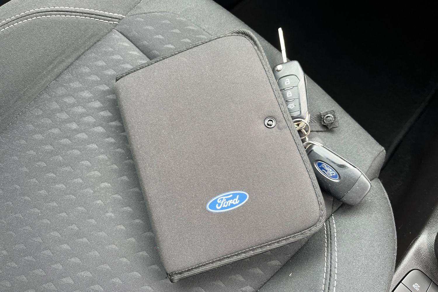 Ford FIESTA Photo 21