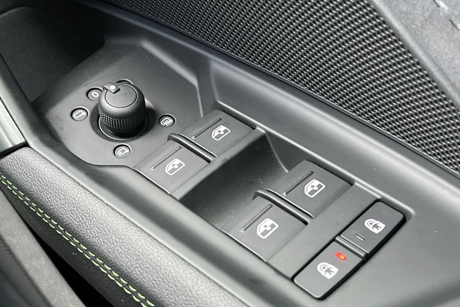 Audi RS3 Photo autoimg-c55b102ff74913013a5ceed0144e99614d704878.jpg