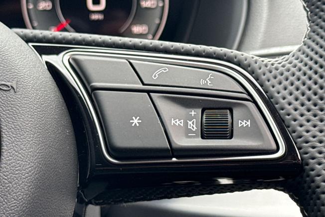 AUDI Q2 Photo 17