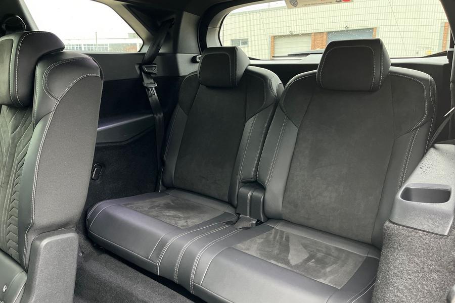 Peugeot E-5008 Photo autoimg-c5620a72608ce16ba068f8591f04fecd117f4930.jpg