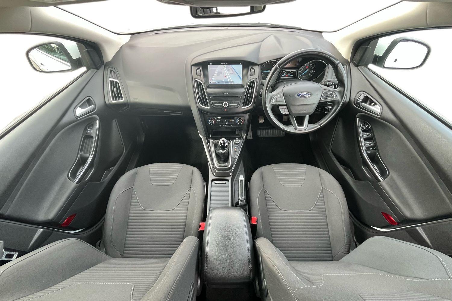 Ford Focus Photo 9