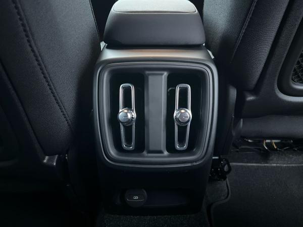 Volvo XC40 Photo autoimg-c5642d8e13028c5c2eaec8b61adb2f3c21405ae6.jpg