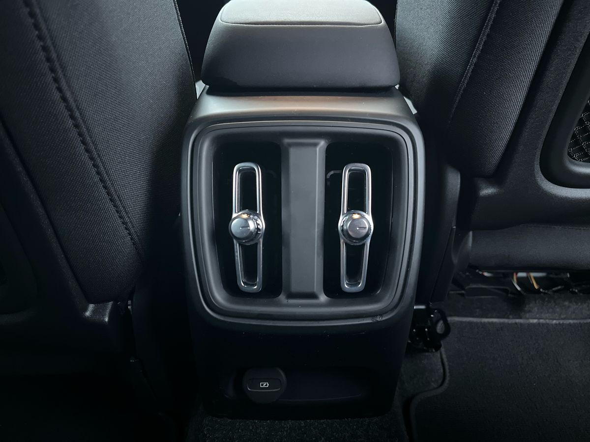 Volvo XC40 Photo 35