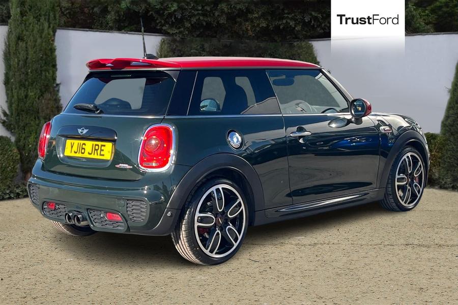 MINI HATCHBACK Photo autoimg-c571b54d6acd8fb329651274395ab76ec51207bc.jpg