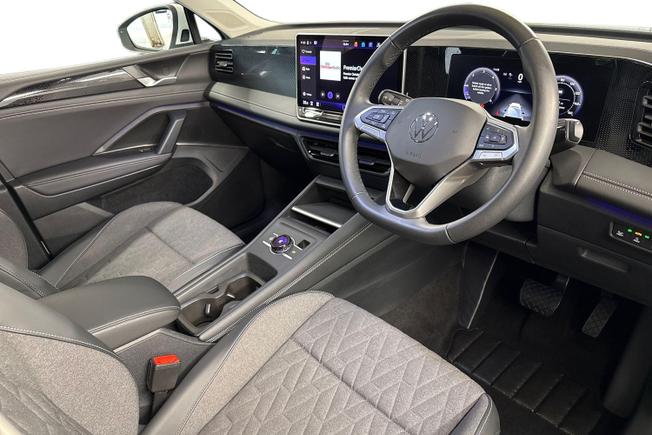 VOLKSWAGEN Tiguan Photo 6