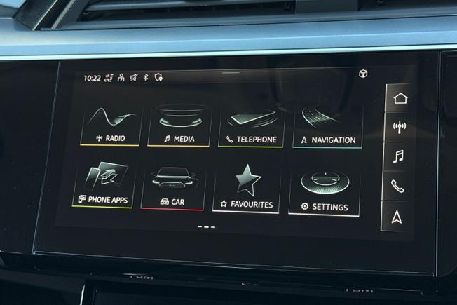 AUDI e-tron Photo 28