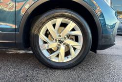 VOLKSWAGEN Tiguan Photo 5