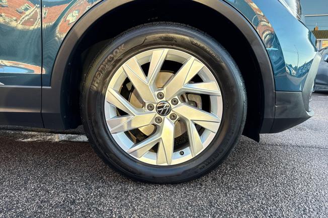 VOLKSWAGEN Tiguan Photo 5