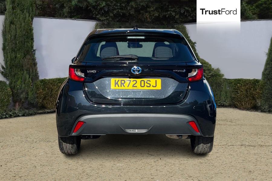 Toyota YARIS Photo autoimg-c57834e85b5e6efbe7c8e2f7263102dde583065c.jpg