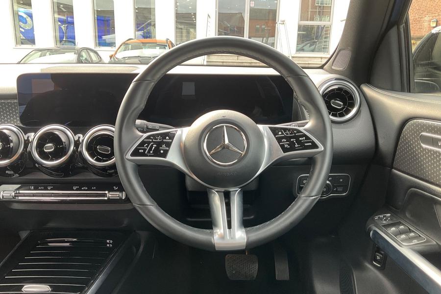 Mercedes-Benz GLB Photo autoimg-c579e13aeae9c379804528d106897e4253f7e23a.jpg