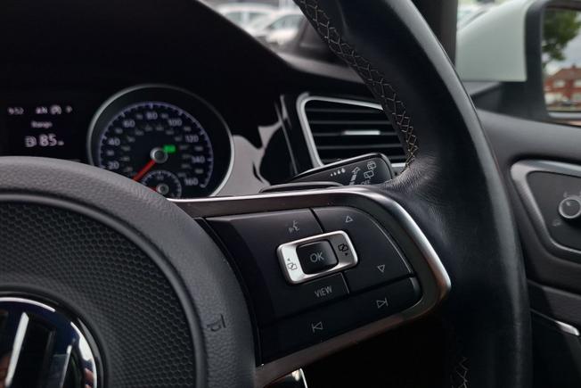 VOLKSWAGEN Golf Photo 17