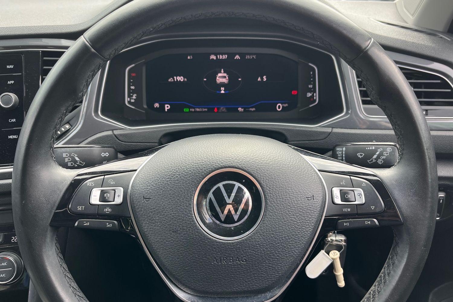 Volkswagen T-Roc Photo 11